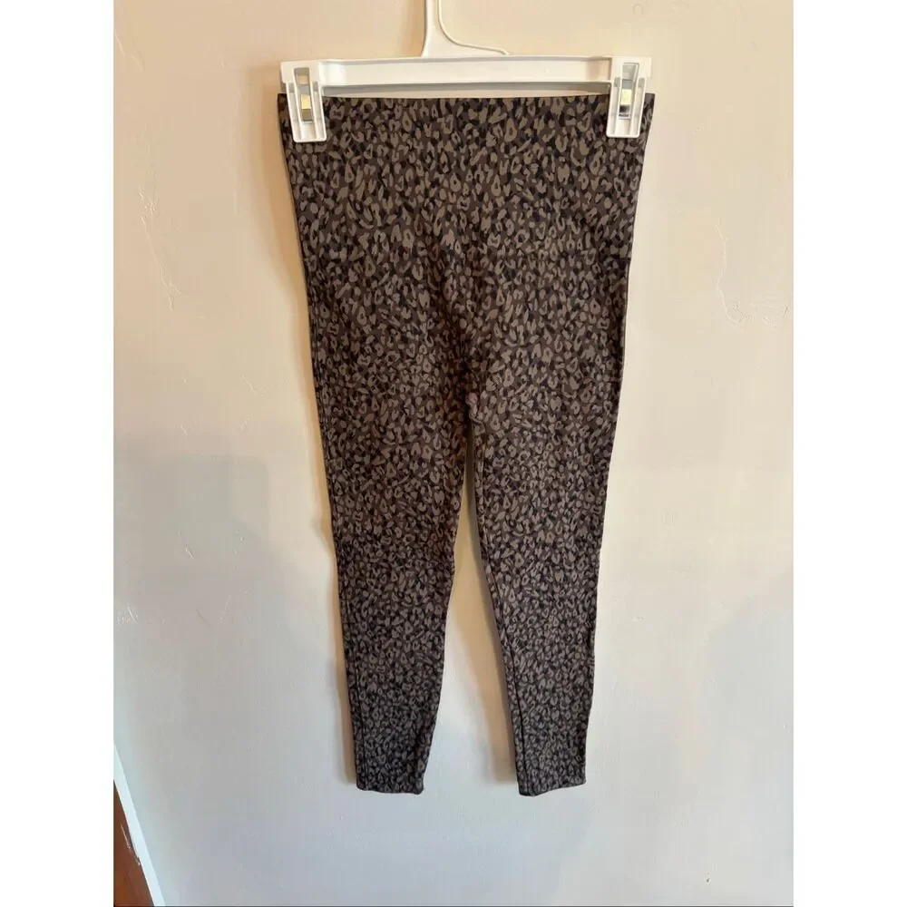 Spanx Look At Me Now Seamless Leggings Size S Mini Leopard Print Full Length